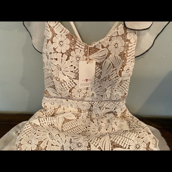 NEW WITH TAGS LACE CREAM AND BLACK DRESS - Picture 2 of 11